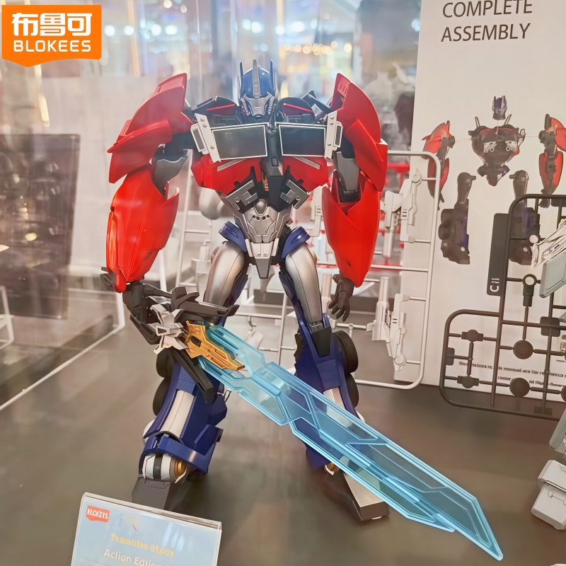 Model Kit Transformers - บล็อกกี้ส์ ทรานส์ฟอร์มเมอร์ส ออพติมัส ไพรม์ ทรานส์ฟอร์มเมอร์ส: ไพร์ม